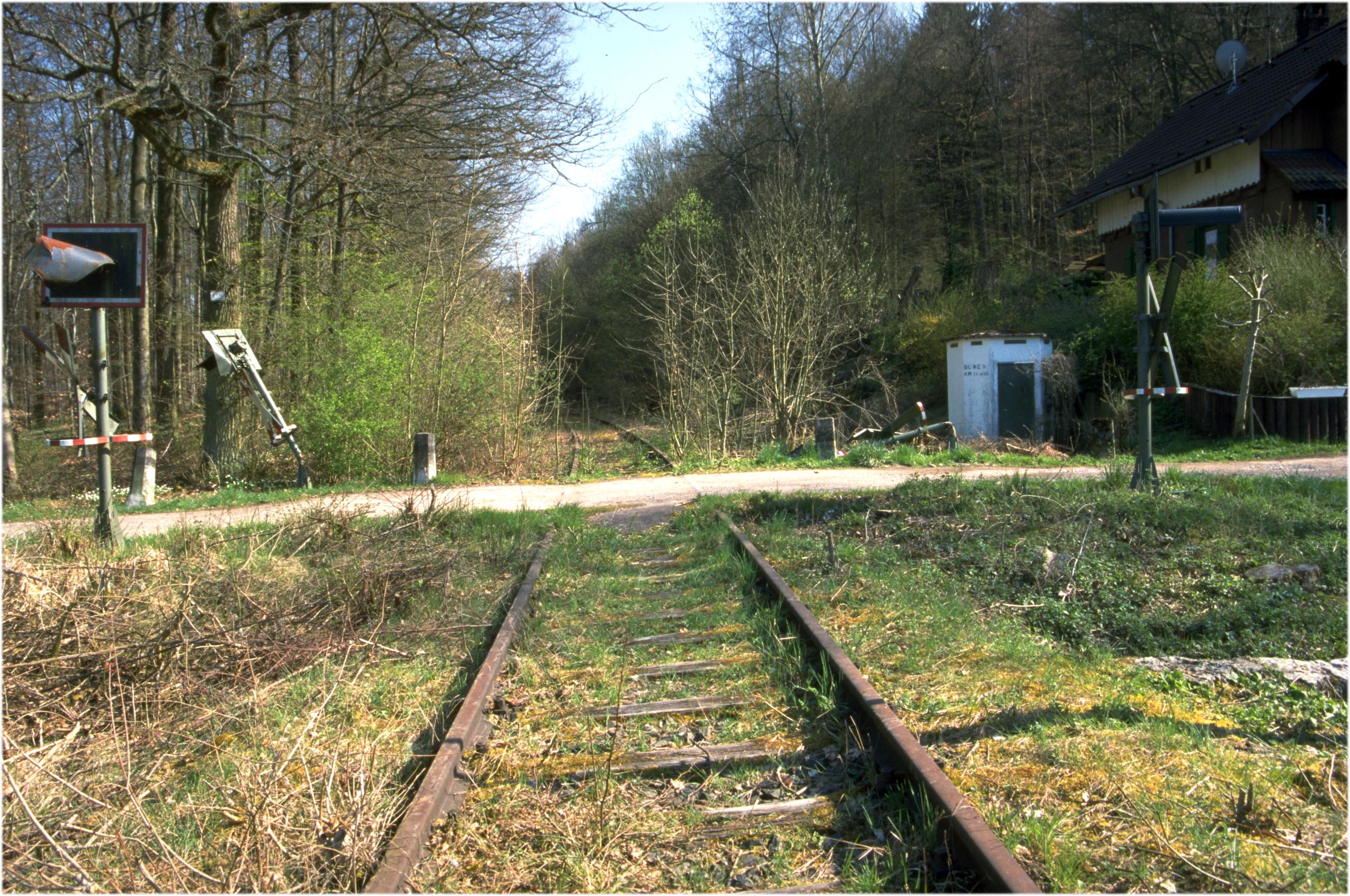 Bahnübergang ins Gewann Steckental